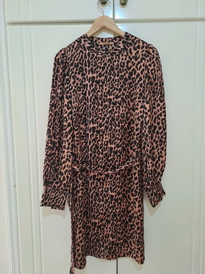 Scotch & Soda pink leopard print long sleeve belted shift dress size M unused
