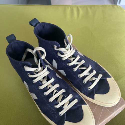 Veja sneakers size 42 blue like new