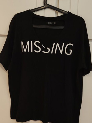 Black short-sleeve t-shirt Bershka like new, size XS