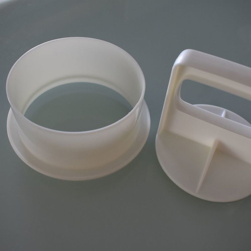 Tupperware burger press used, diameter 9cm