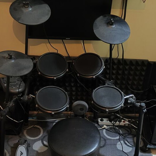 Alesis Nitro Mesh electronic drum kit