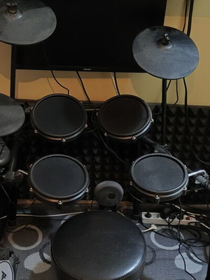 Alesis Nitro Mesh electronic drum kit