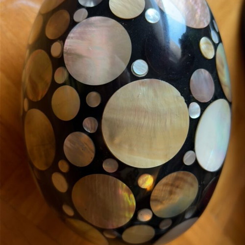 Large decorative egg with mother-of-pearl, like new