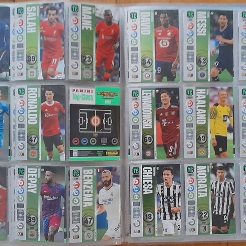 Top Class 2021-2022 Adrenalyn XL album like new with 344/351 cards