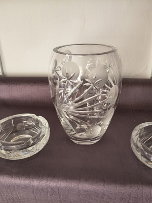 Vintage 3-piece heavy crystal set with vase and 2 ashtrays