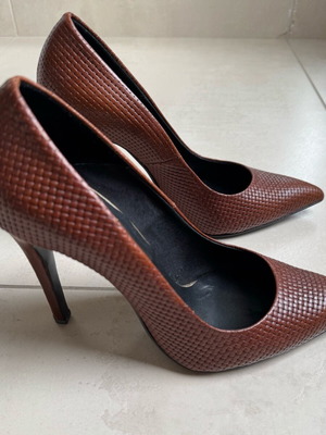 Brown pumps size 38 new