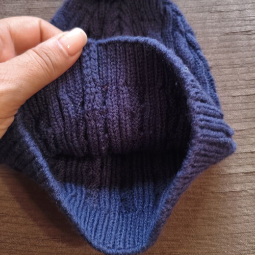 Bella Accessori knit hat new with pompom, blue, one size