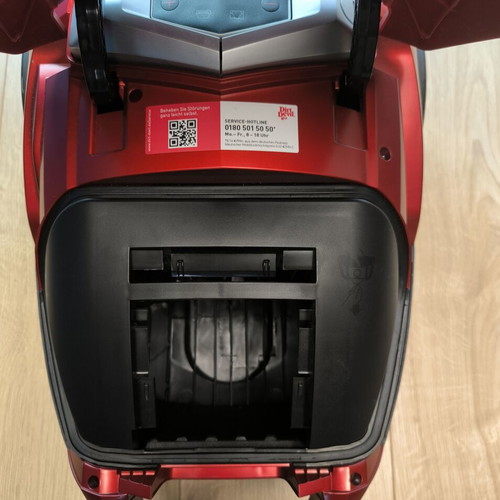 Dirt Devil vacuum cleaner like new with HEPA filter and 750W motor