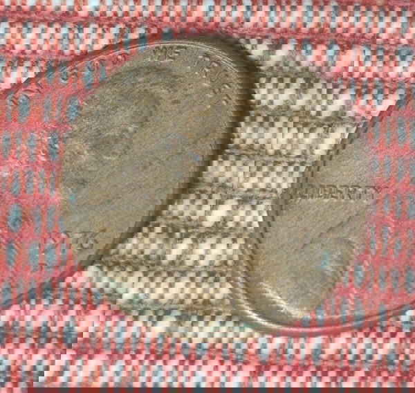 Λίνκολν σεντ 1976 D.