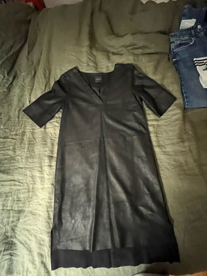 Selected leather dress black like new, comfortable fit, size S