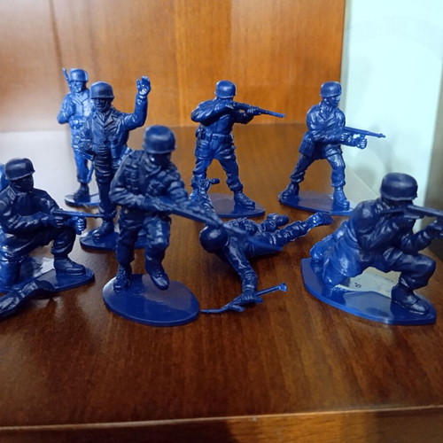 German Paratrooper Toy Soldiers 1:32 Used