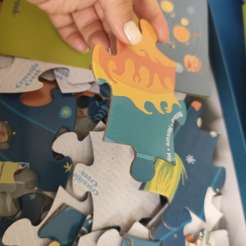 Children's puzzle 100 pieces space with booklet like new