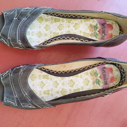 Peep toes leather shoes like new, low heel, size 41, black and grey