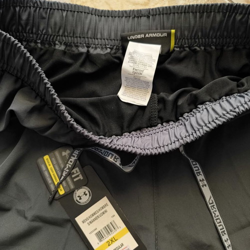 Under Armour Heatgear 2 in 1 Compression Shorts new, size XL