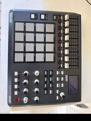 Akai MPD32 MIDI controller