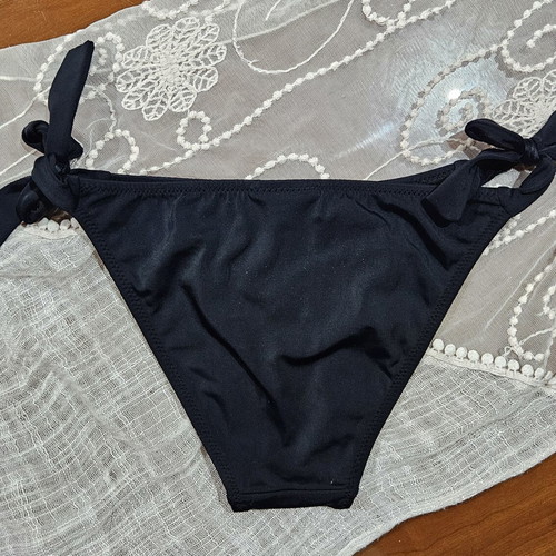 Yamamay black swimsuit like new, adjustable ties, full coverage