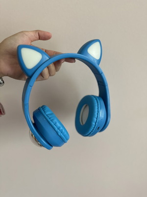 Stitch wireless headphones like new
