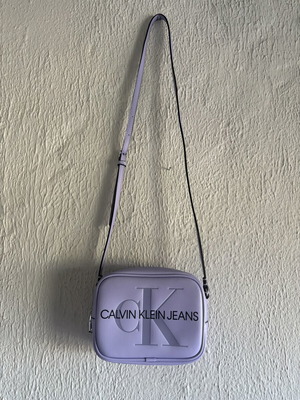 Calvin Klein lilac crossbody bag like new