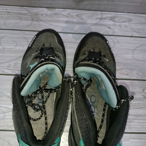 Salewa Gore Tex Carbon N 35 sports shoes like new, colorful