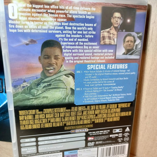 Independence Day DVD like new with English subtitles, special edition
