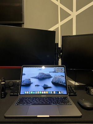 MacBook Pro 13" 2022 με επεξεργαστή M2, 16GB RAM, 256GB SSD, σαν καινούργιο
