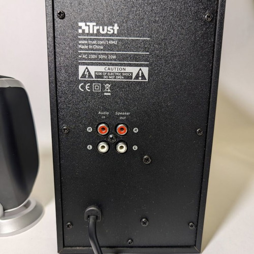 Trust SP-3200 2.1 computer speakers used