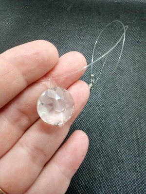 Crystal pendant with sun flower design and double-sided sandblasted texture