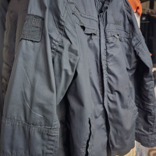 Spring jacket used L with 4 external and 3 internal pockets