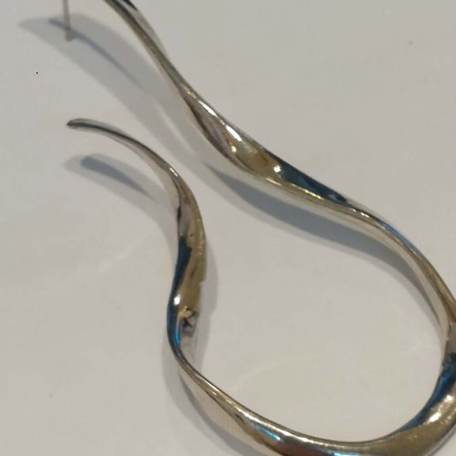 Stainless steel impressive earring new, silver