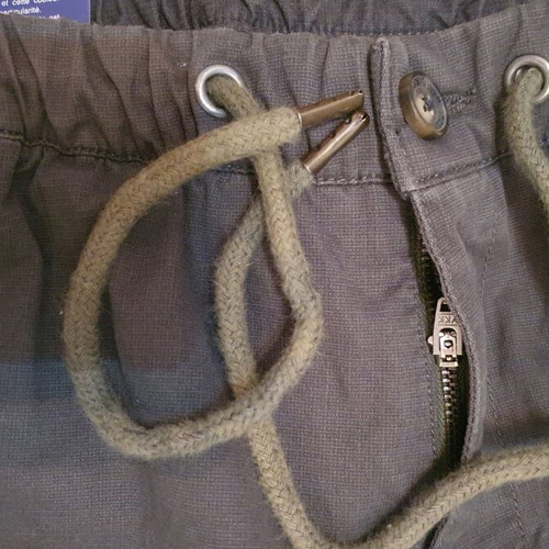 Khaki shorts with elastic belt and drawstring, new, size M