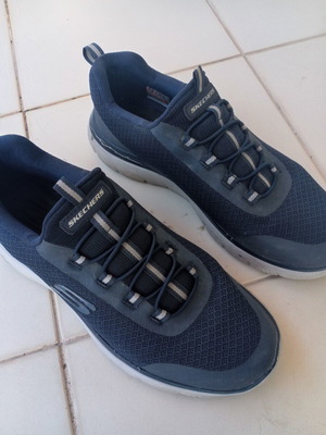 Αθλητικά Skechers μεταχειρισμένα, μέγεθος 42, μπλε