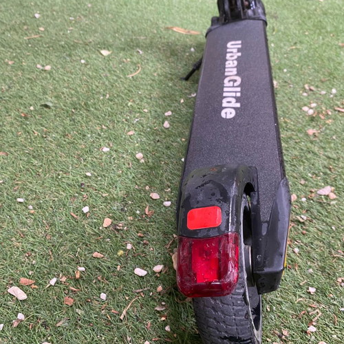 Urban Glide scooter like new, black, max speed 25km