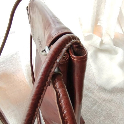 Brown shoulder bag made of genuine leather like new