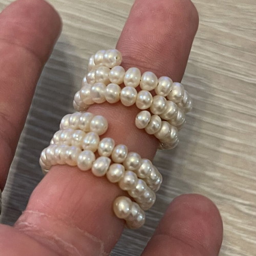 Rings set of two with pearls and 14K gold beads used