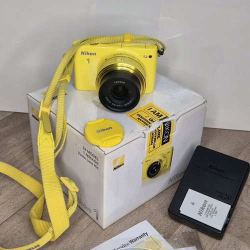 Nikon 1 S2 Mirrorless in rare yellow color like new, full kit
