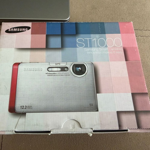 Samsung ST1000 camera like new