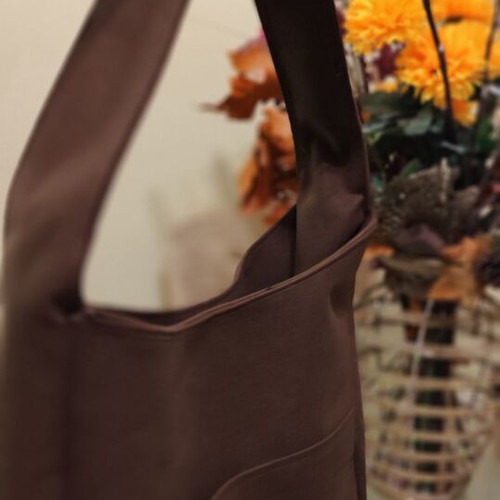 Brown shoulder bag new with external pocket