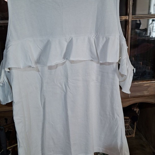 Mako blouse with pearls and special sleeves used, size small/medium