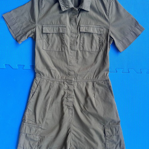 Khaki Utility Cargo Romper Jumpsuit Women’s Size Medium like new