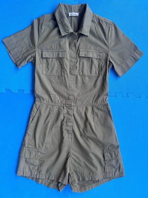 Khaki Utility Cargo Romper Jumpsuit Women’s Size Medium like new