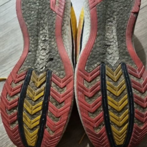 Saucony Endorphin Speed shoes used, size 43.5, yellow