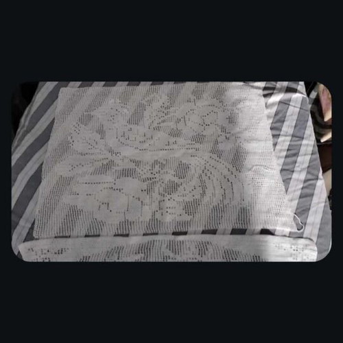 Handmade sofa cushions used with deer and bird patterns