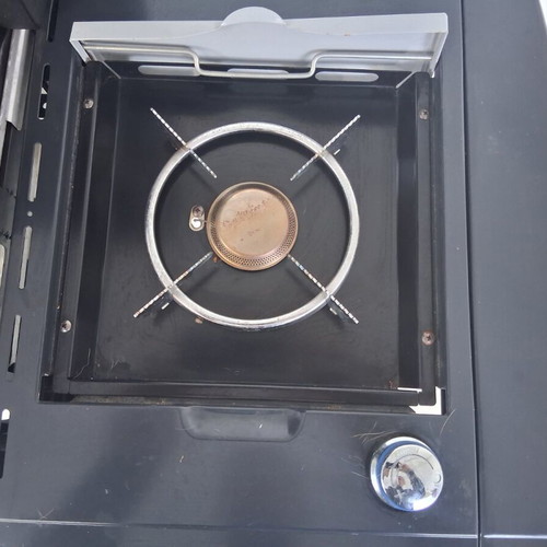 Gas grill 3 burners with grill, side burner and plate like new
