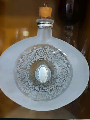 Wedding carafe set like new with its glasses