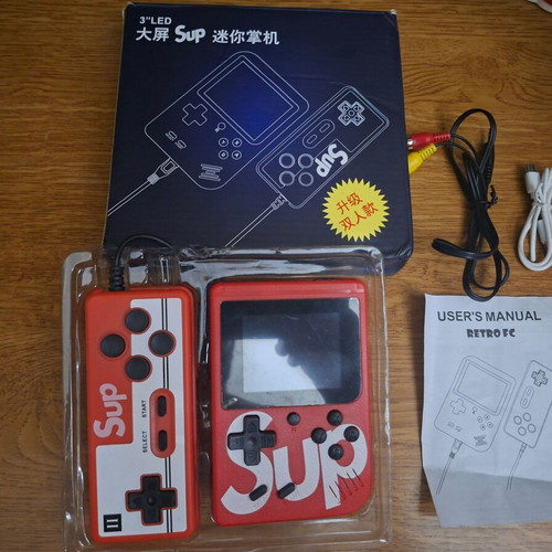 Sup Game Box 1 Plus Retro FC console like new, red