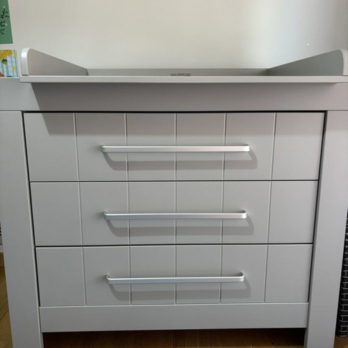 Wooden kids chest of drawers