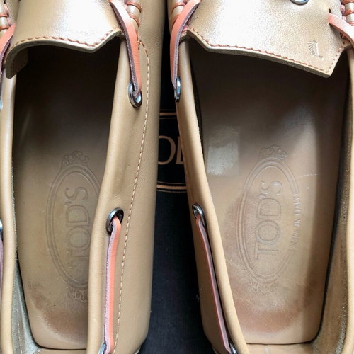 Tod’s Gommino leather moccasins used, beige with orange laces size 39