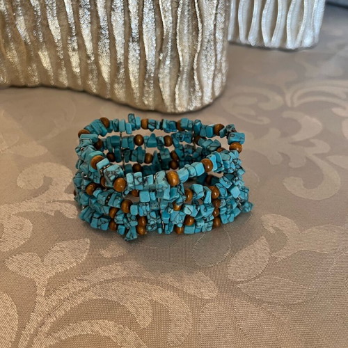 Elastic bracelet like new in blue and brown shades