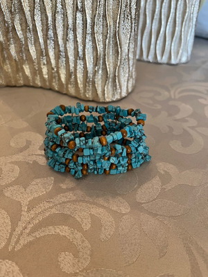 Elastic bracelet like new in blue and brown shades