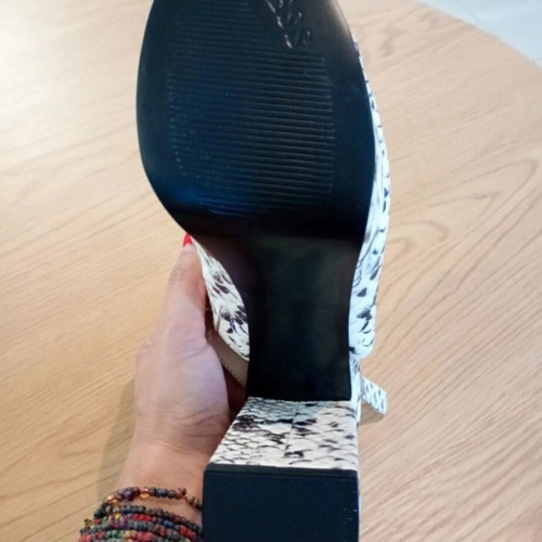 Guess Calees women's sandals with animal print, size 38